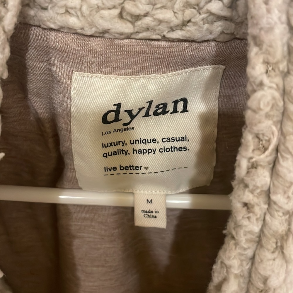 dylan - Picture 2 of 3